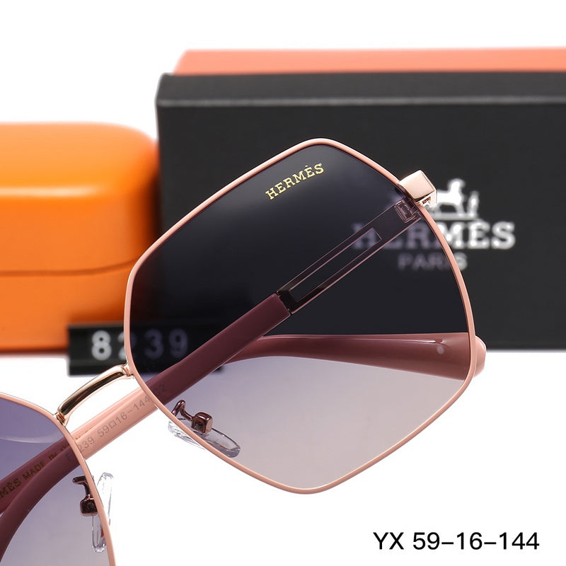 8239 Sunglasses with box