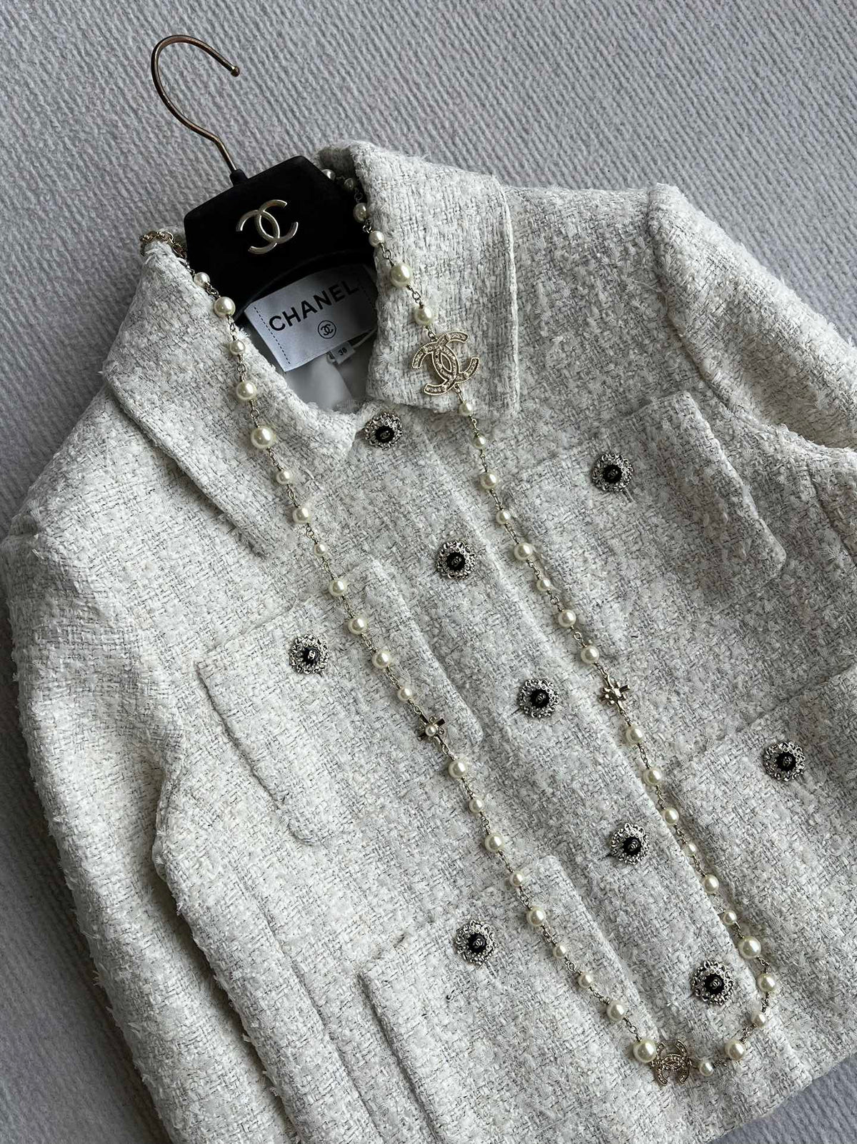 Chanel 2025 White Woven Tweed Fabric Jacket 318544