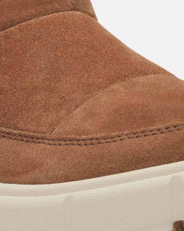 Explorer III Slip-On Waterproof Boots in Velvet Tan & Chalk