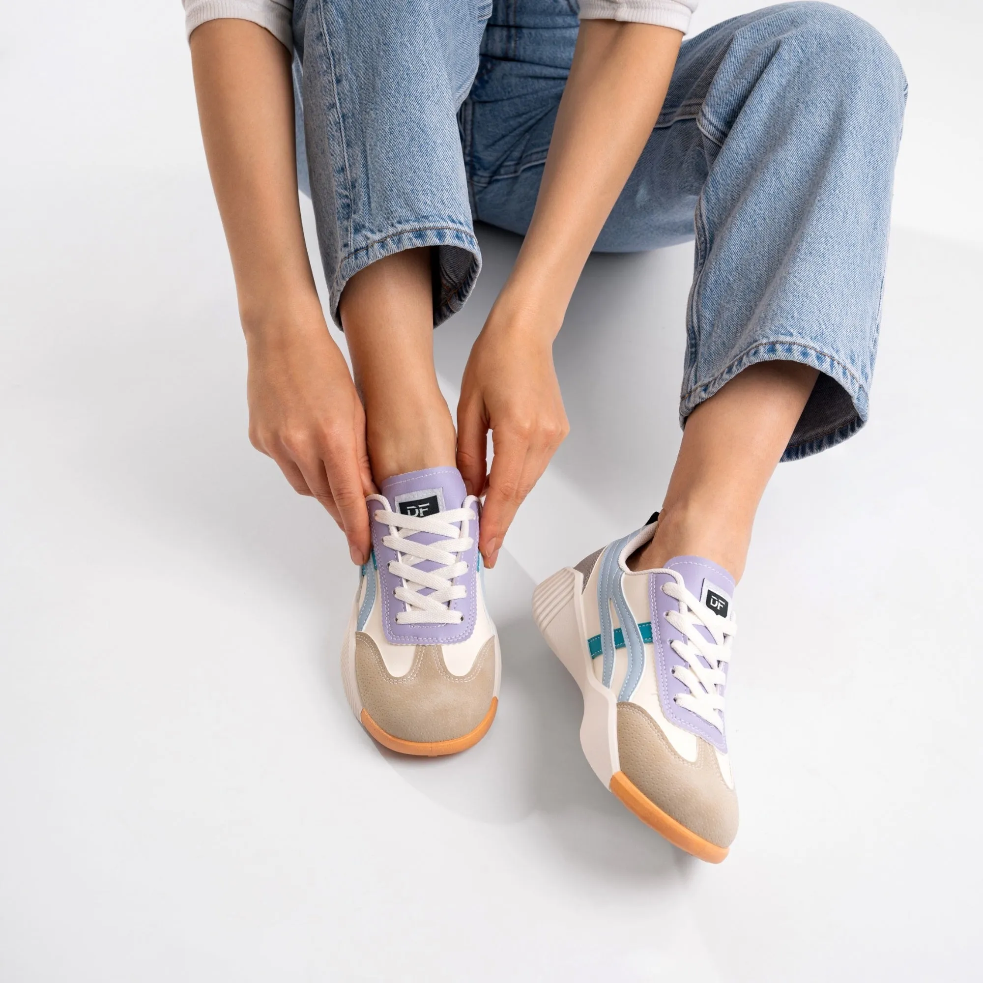 Katy – Women's Minimalist Retro-Inspired Sneakers