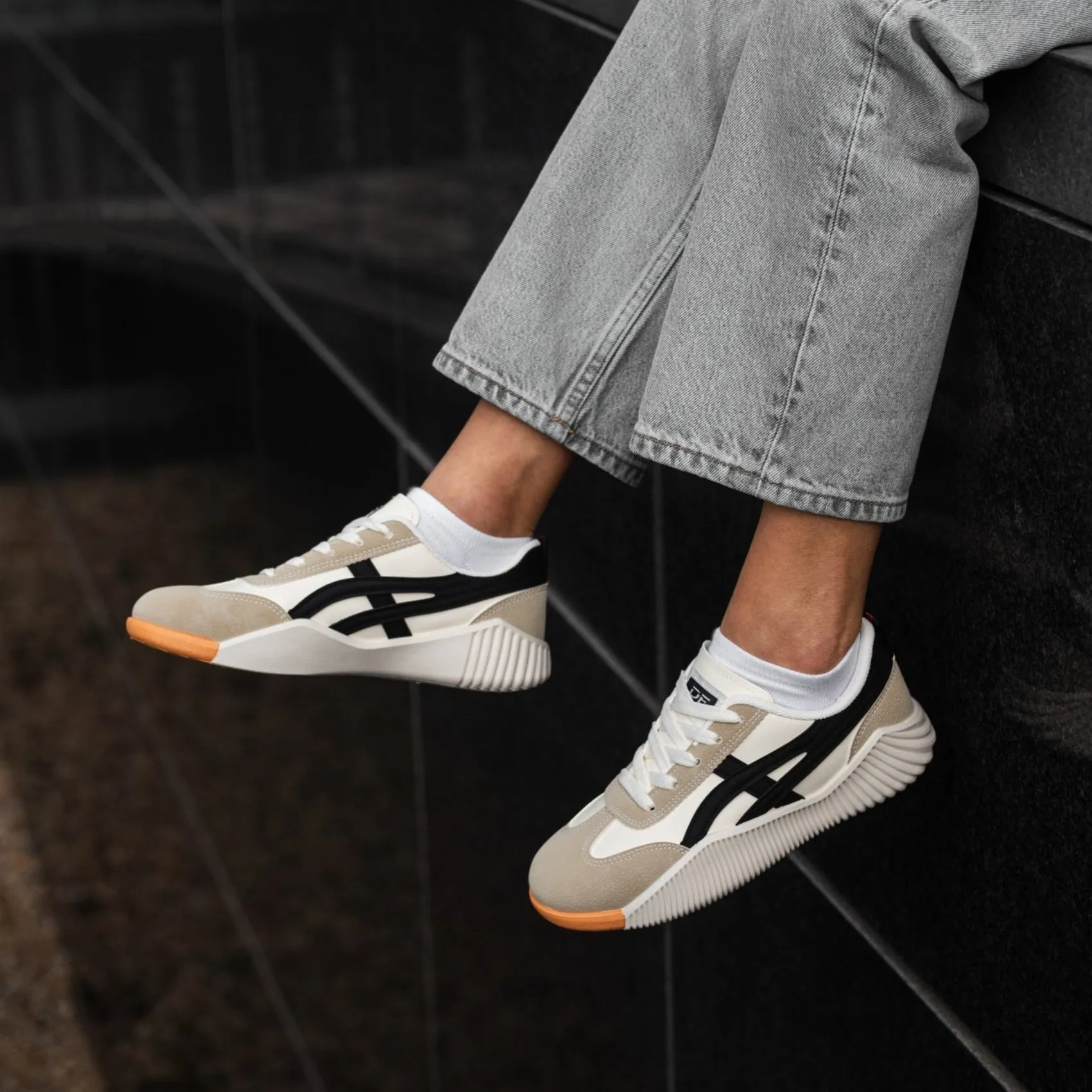 Katy – Women's Minimalist Retro-Inspired Sneakers